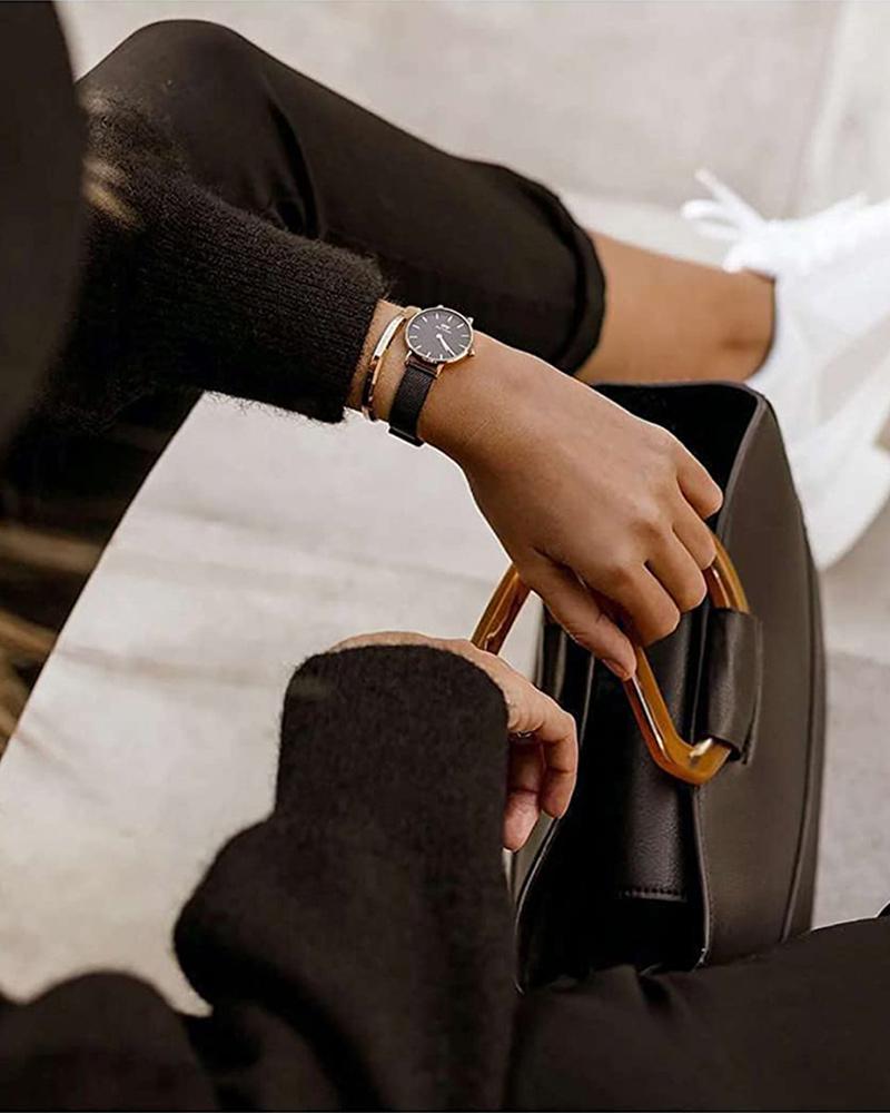 Buy Online Daniel Wellington Women Round Black Watches