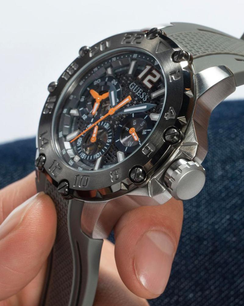 Guess Men Contender Round Grey Watches