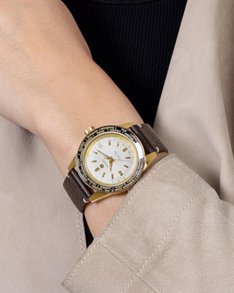 Rado Unisex Captain Cook Silver & White Analog Watch SKU-ID