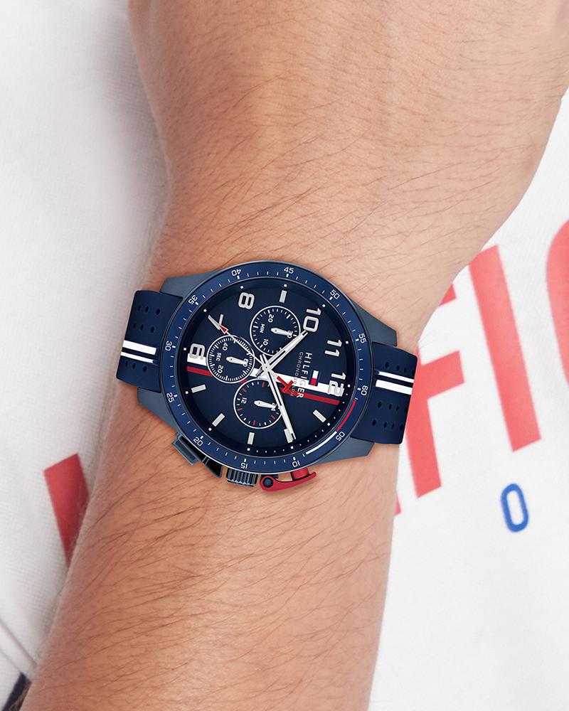 Tommy hilfiger Men Bank Round Blue Watches