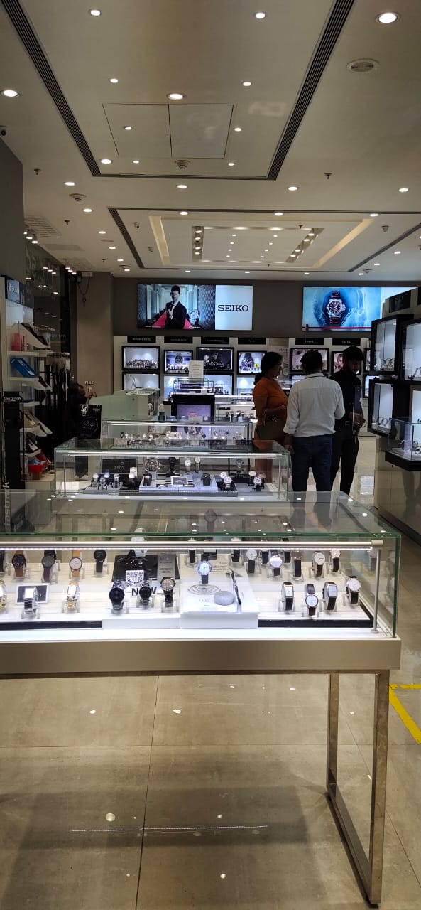 City mall watch shop sale